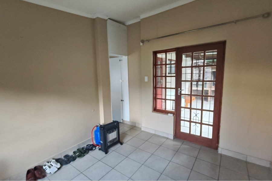 To Let 2 Bedroom Property for Rent in Beacon Bay Eastern Cape